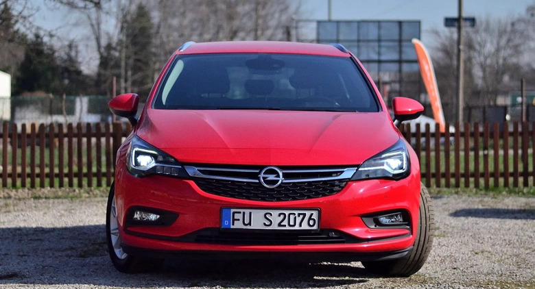 Opel Astra cena 38750 przebieg: 190600, rok produkcji 2017 z Piastów małe 154